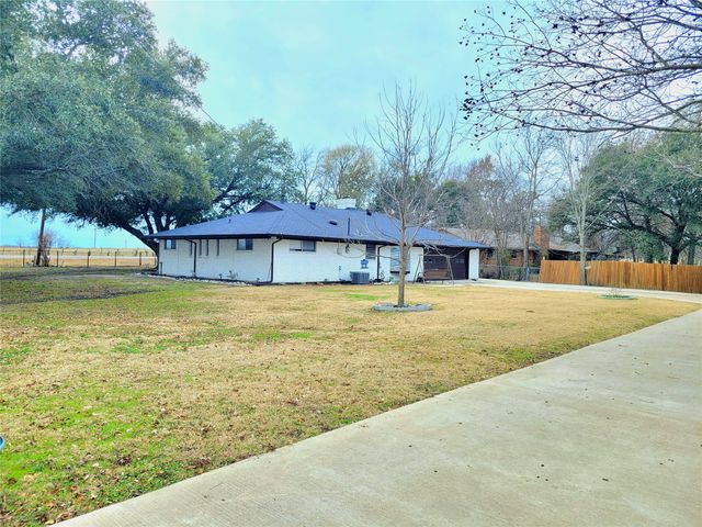 115 Rebecca Road, Sunnyvale, TX 75182