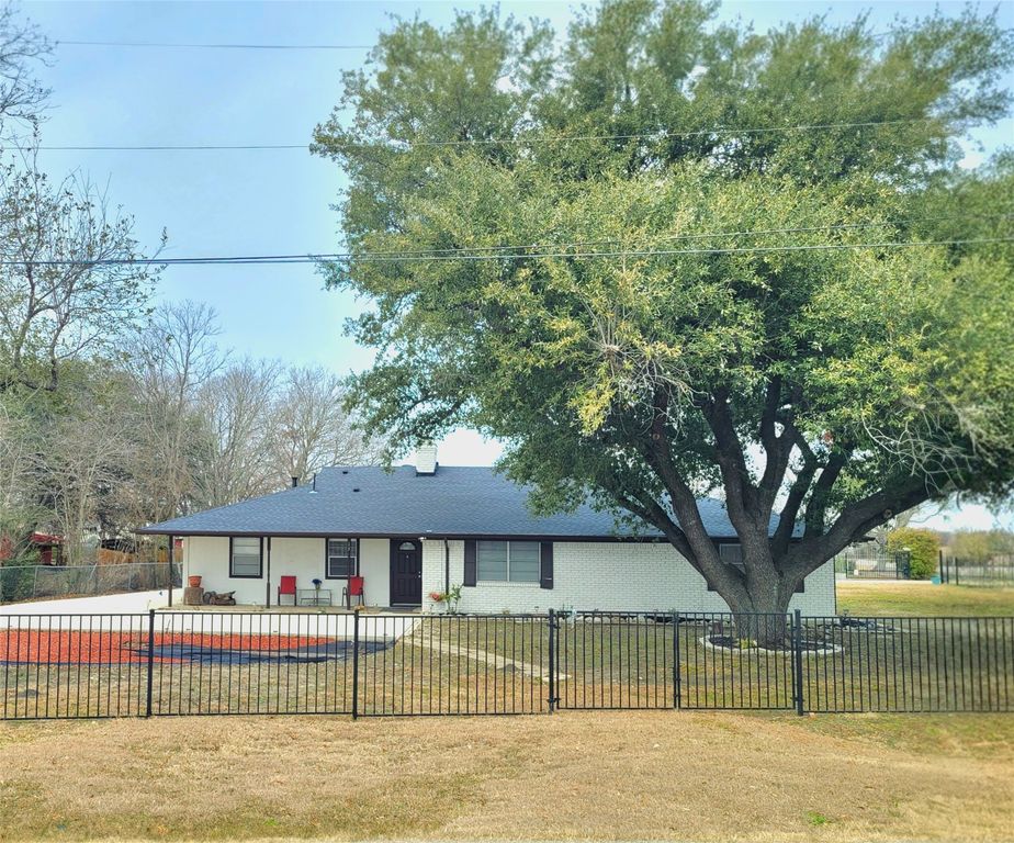 115 Rebecca Road, Sunnyvale, TX 75182