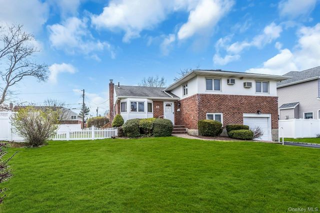 85 Audrey Avenue, Plainview, NY 11803