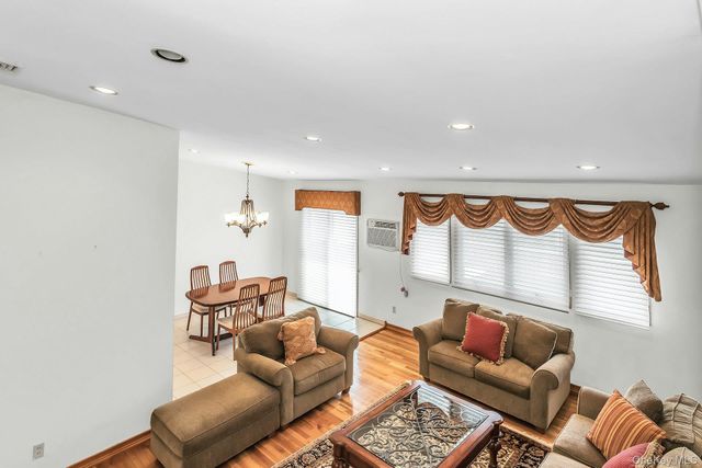 85 Audrey Avenue, Plainview, NY 11803