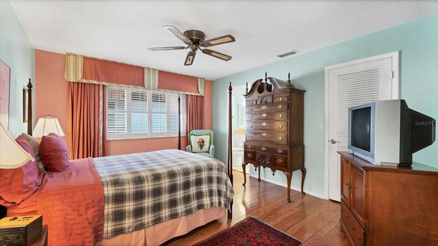 3823 GLEN OAKS DRIVE E 83, Sarasota, FL 34232