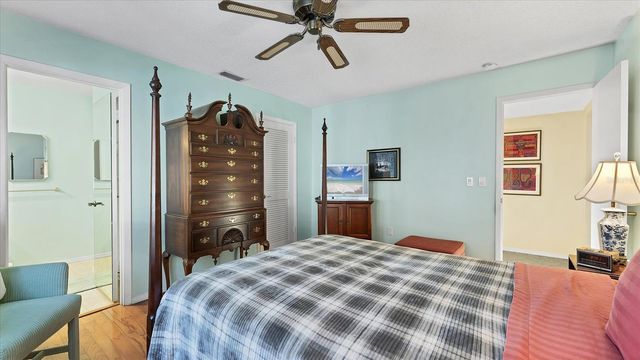 3823 GLEN OAKS DRIVE E 83, Sarasota, FL 34232