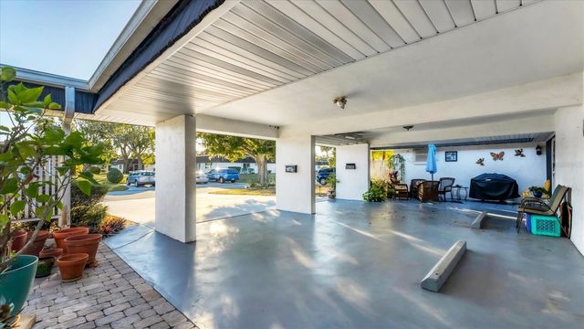 3823 GLEN OAKS DRIVE E 83, Sarasota, FL 34232