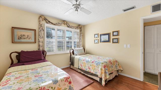 3823 GLEN OAKS DRIVE E 83, Sarasota, FL 34232