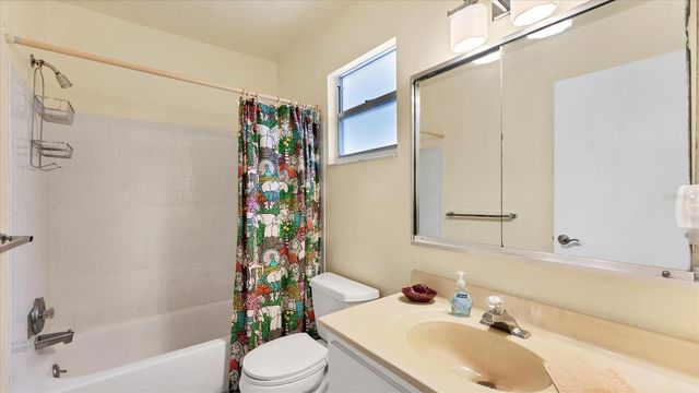 3823 GLEN OAKS DRIVE E 83, Sarasota, FL 34232