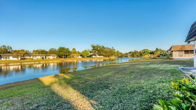3823 GLEN OAKS DRIVE E 83, Sarasota, FL 34232