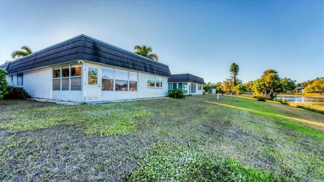 3823 GLEN OAKS DRIVE E 83, Sarasota, FL 34232