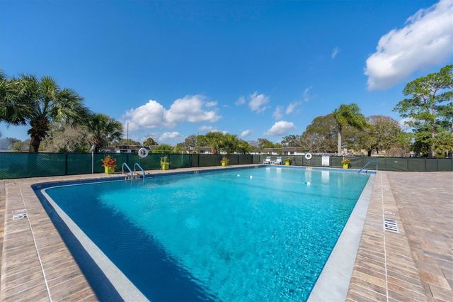 3823 GLEN OAKS DRIVE E 83, Sarasota, FL 34232