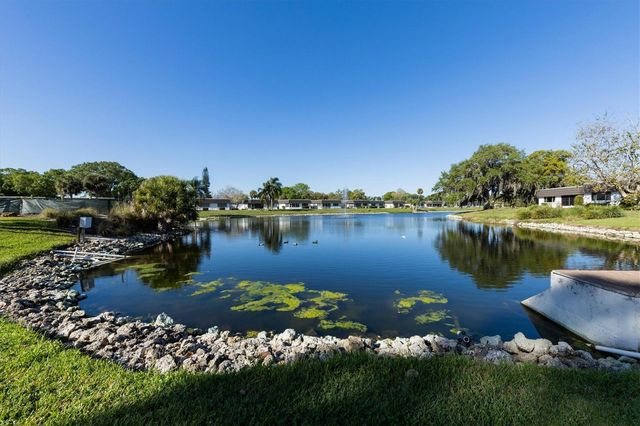 3823 GLEN OAKS DRIVE E 83, Sarasota, FL 34232