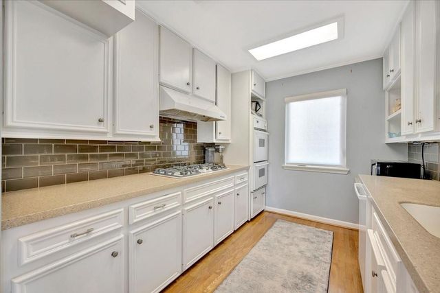112 Oak Road, Clear Lake Shores, TX 77565