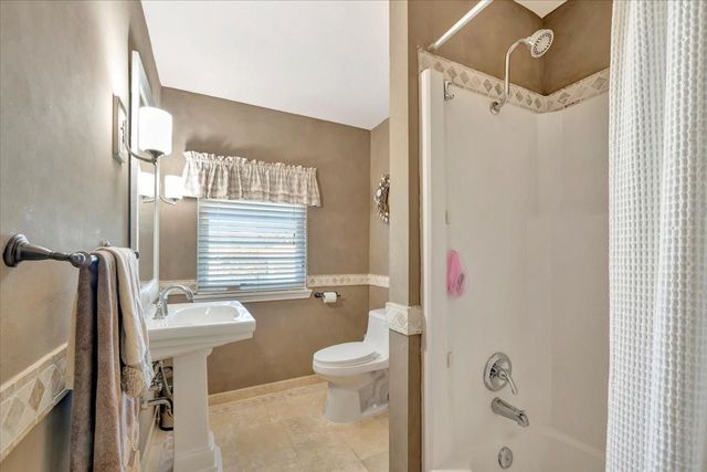 112 Oak Road, Clear Lake Shores, TX 77565