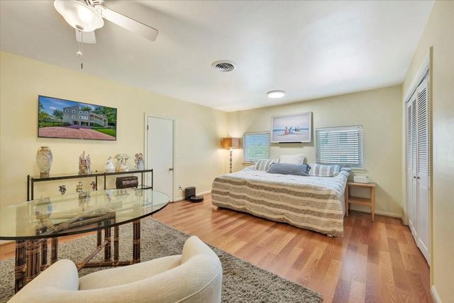 112 Oak Road, Clear Lake Shores, TX 77565