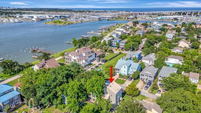 112 Oak Road, Clear Lake Shores, TX 77565