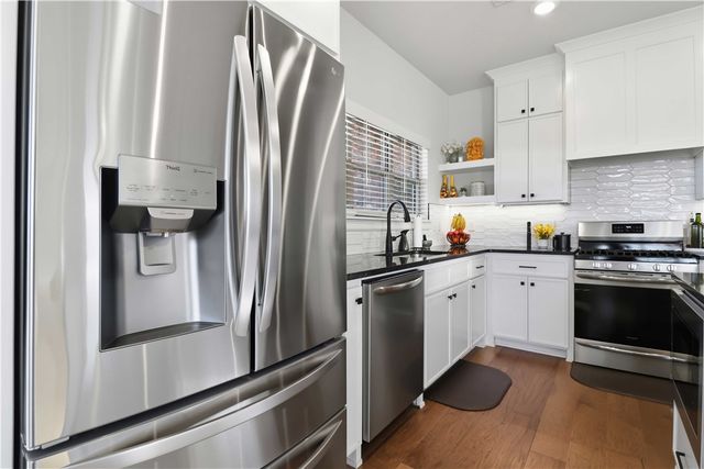 1271 Bootleg Road, Centerton, AR 72719