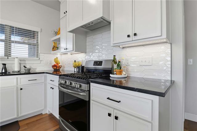 1271 Bootleg Road, Centerton, AR 72719