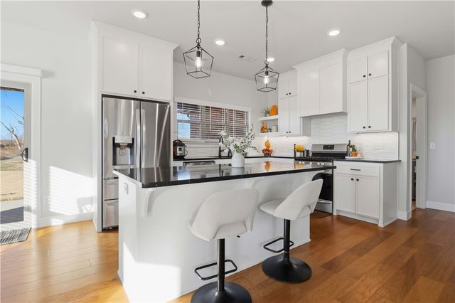 1271 Bootleg Road, Centerton, AR 72719