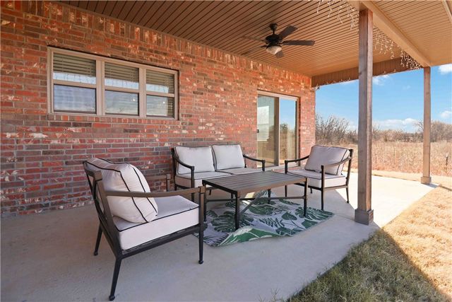 1271 Bootleg Road, Centerton, AR 72719