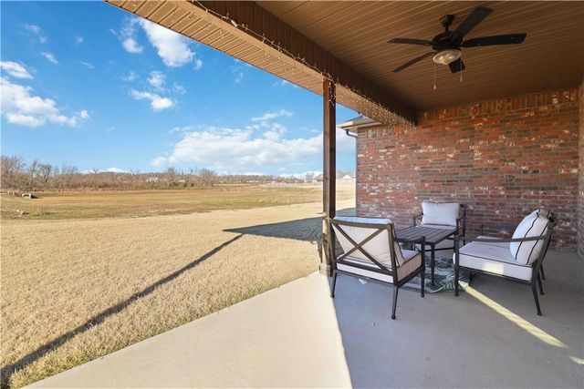 1271 Bootleg Road, Centerton, AR 72719