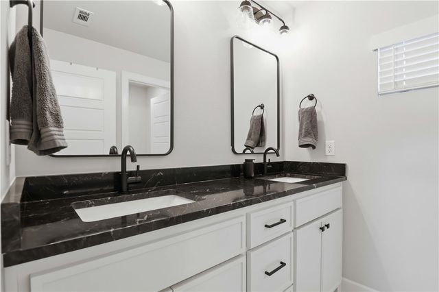 1271 Bootleg Road, Centerton, AR 72719