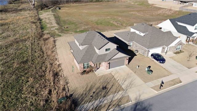 1271 Bootleg Road, Centerton, AR 72719