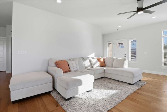 1271 Bootleg Road, Centerton, AR 72719