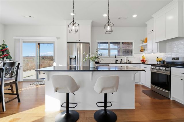 1271 Bootleg Road, Centerton, AR 72719