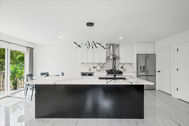 336 Westwood Court 336, Vernon Hills, IL 60061