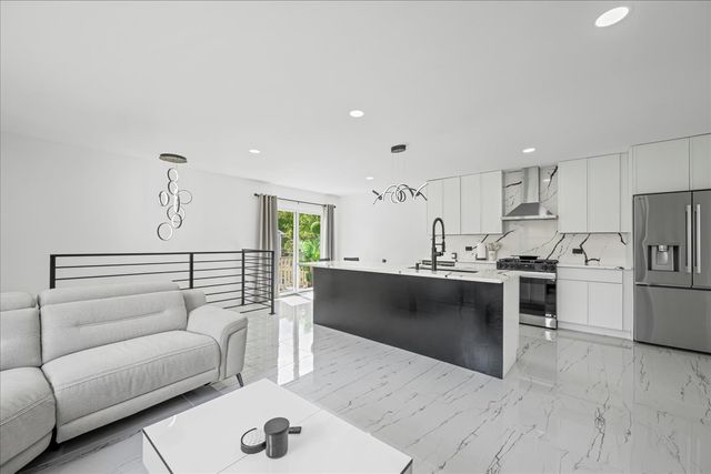 336 Westwood Court 336, Vernon Hills, IL 60061