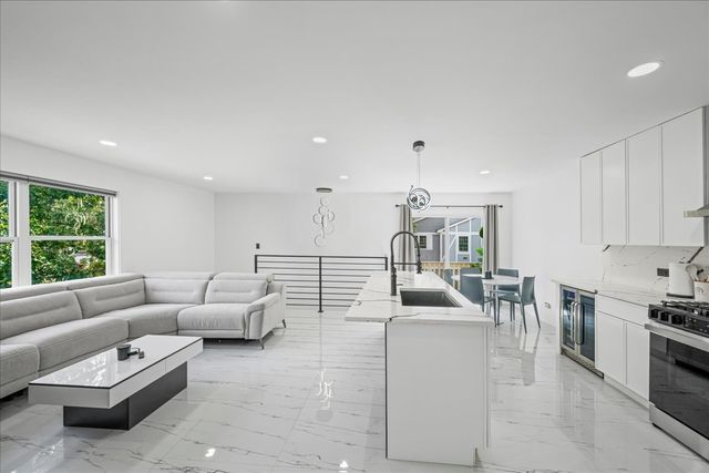 336 Westwood Court 336, Vernon Hills, IL 60061