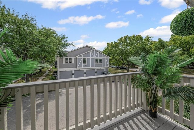 336 Westwood Court 336, Vernon Hills, IL 60061