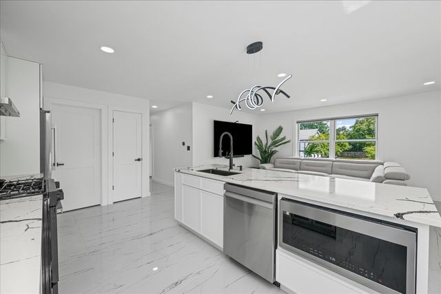 336 Westwood Court 336, Vernon Hills, IL 60061