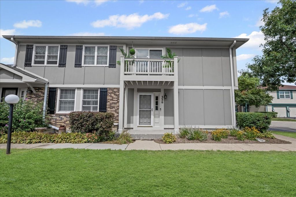 336 Westwood Court 336, Vernon Hills, IL 60061