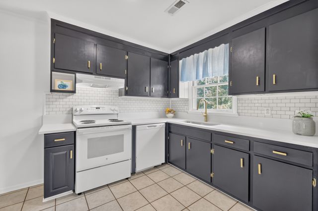 101 Hillside Dr, Old Hickory, TN 37138