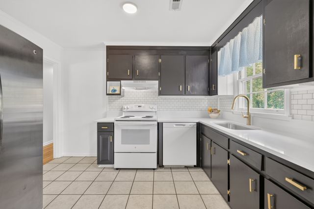 101 Hillside Dr, Old Hickory, TN 37138