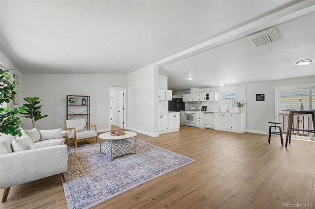10598 Barron Circle, Longmont, CO 80504
