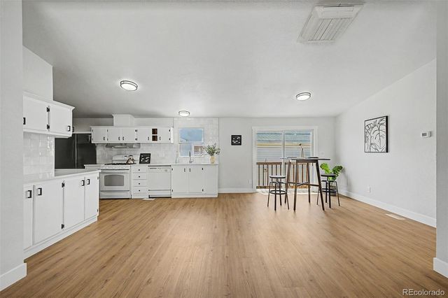 10598 Barron Circle, Longmont, CO 80504