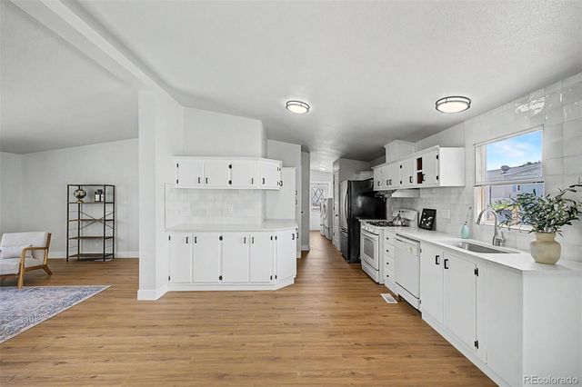 10598 Barron Circle, Longmont, CO 80504