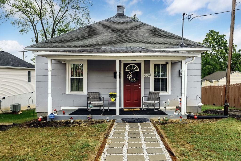 609 N BAYARD AVE, Waynesboro, VA 22980