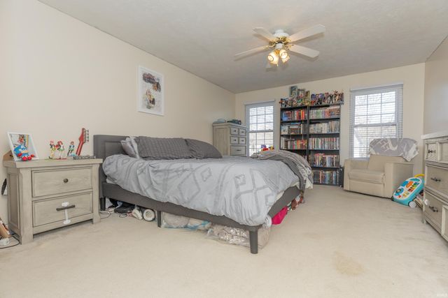 3840 Collingswood Drive, Evansville, IN 47725