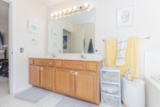 3840 Collingswood Drive, Evansville, IN 47725