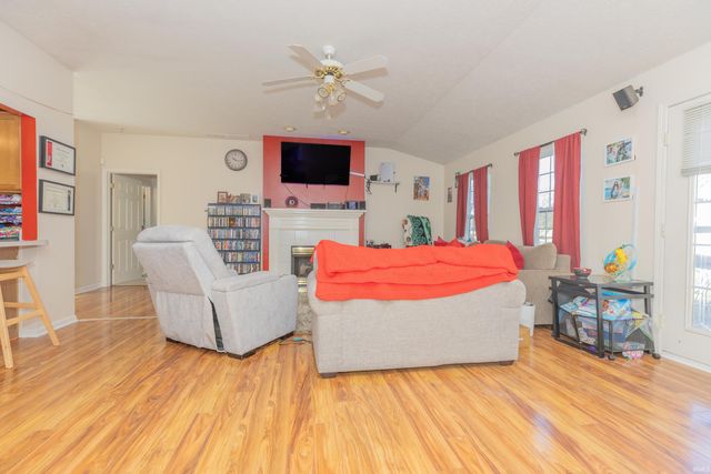 3840 Collingswood Drive, Evansville, IN 47725