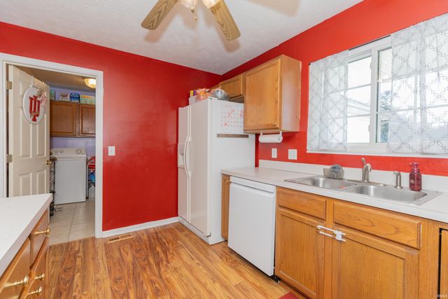 3840 Collingswood Drive, Evansville, IN 47725