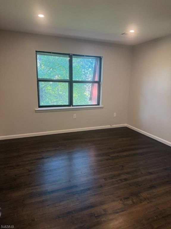 910 N Oaks Blvd, North Brunswick Twp., NJ 08902 — photo 5