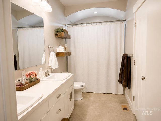 281 Glacier Meadows Way, Kimberly, ID 83341