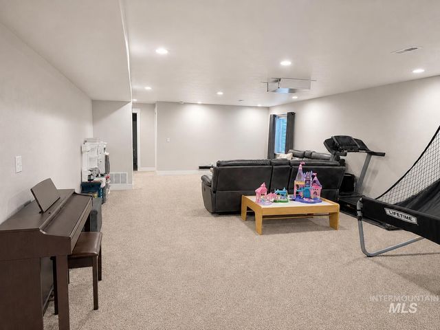 281 Glacier Meadows Way, Kimberly, ID 83341