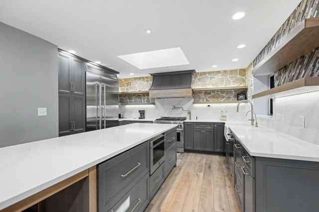 303 51st Street, Des Moines, IA 50312