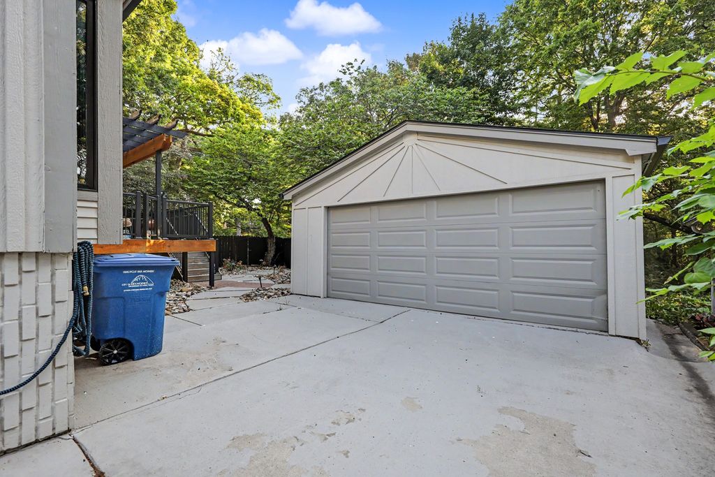 303 51st Street, Des Moines, IA 50312