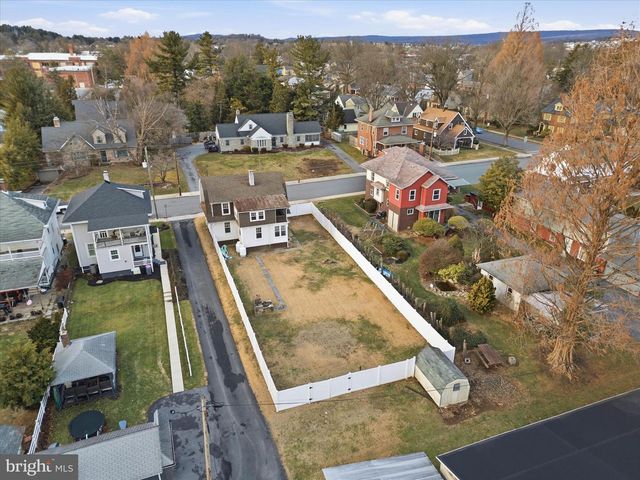 125 E FERDINAND ST, Manheim, PA 17545