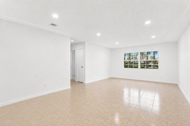 330 W 22ND Court, Riviera Beach, FL 33404