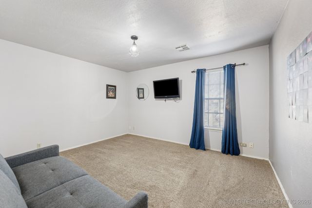 1204 N Willow Avenue, Broken Arrow, OK 74012